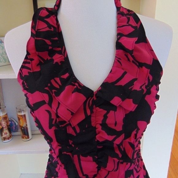 *181 Express Ruffled Collar Fitted Tank - Picture 4 of 7
